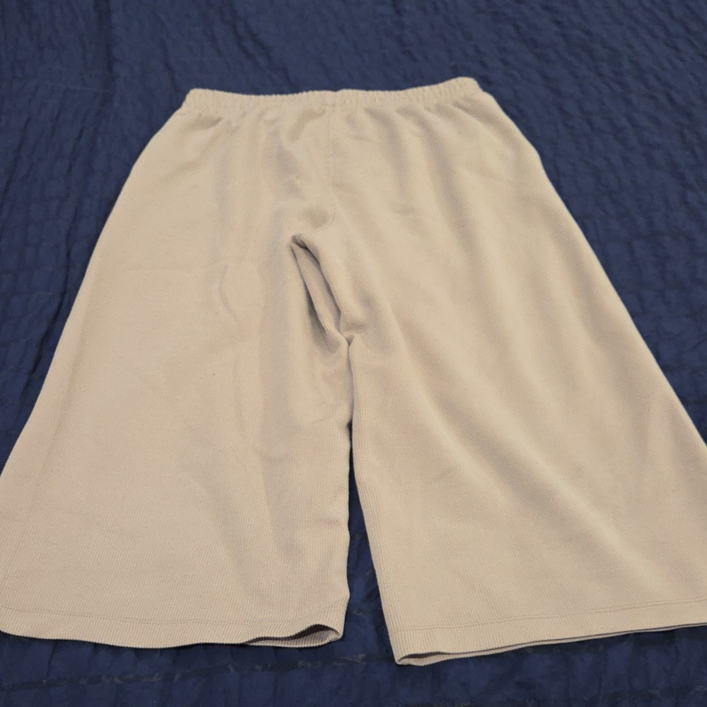 Danskin Light Beige Wide-Leg Capris Size L! - Picture 5 of 12